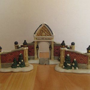 Village Square 3 piece entry gate